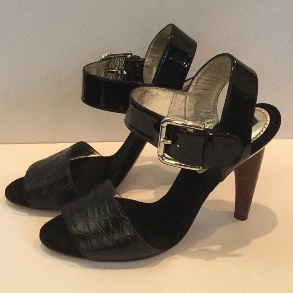 Dolce & Gabbana black patent and alligator heels